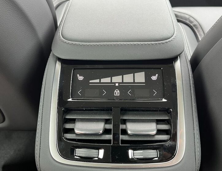 Volvo XC90 11