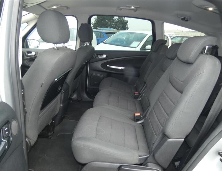 Ford S-MAX 9