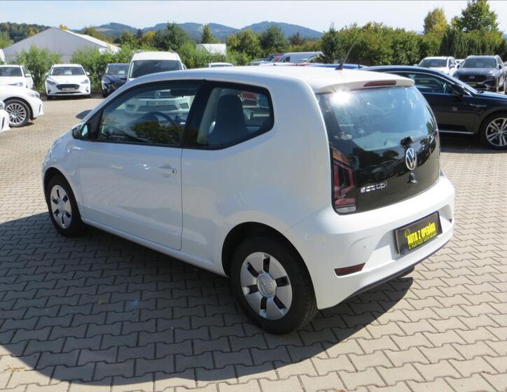 Volkswagen up! 5