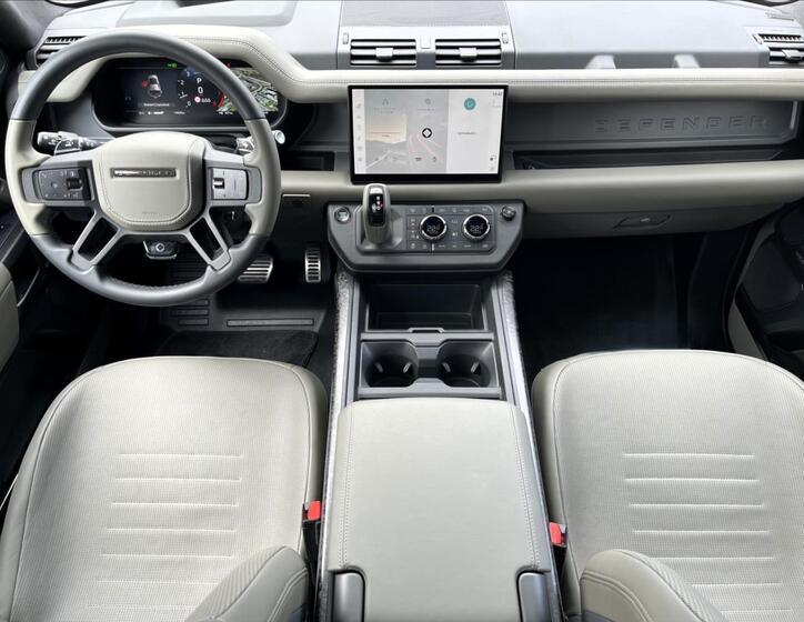 Land Rover Defender 18