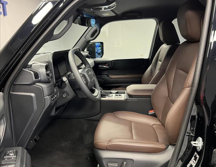 Toyota Land Cruiser 6