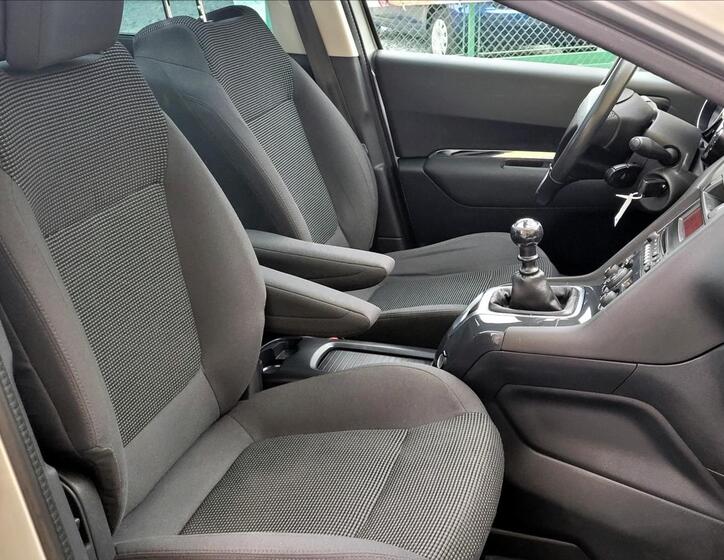 Peugeot 5008 25