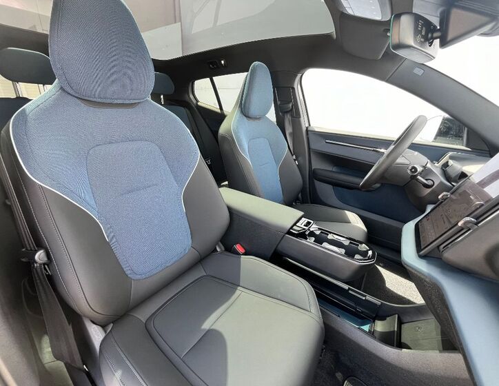 Volvo EX30 9