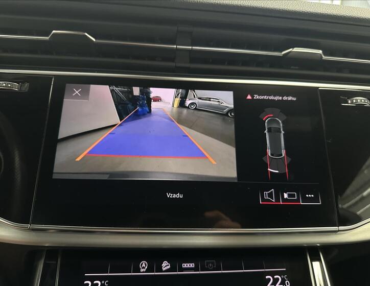 Audi SQ8 13