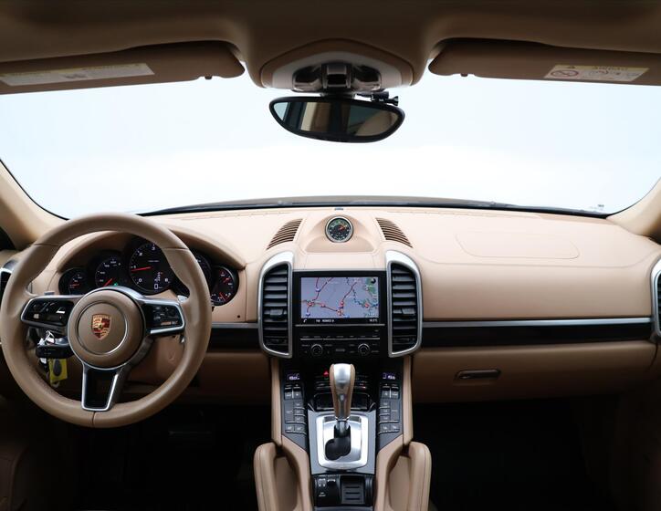 Porsche Cayenne 29