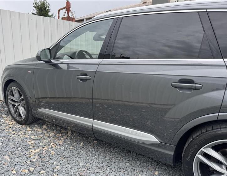 Audi Q7 18