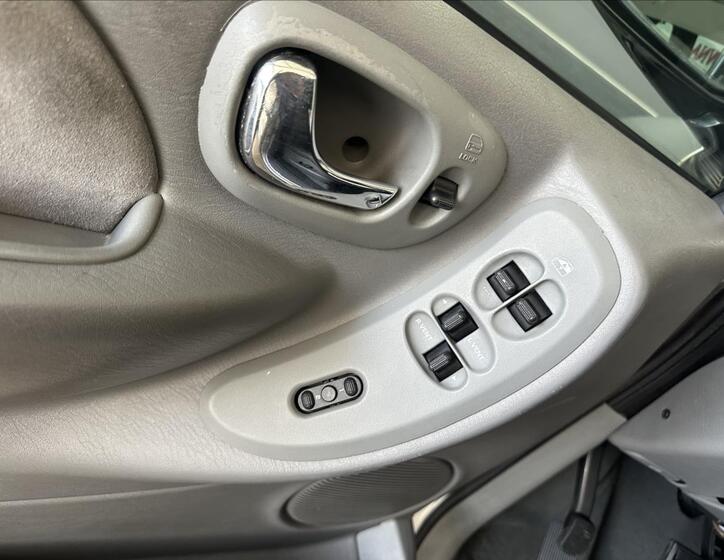 Chrysler Grand Voyager 11