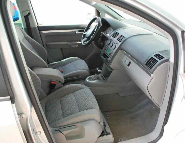 Volkswagen Touran 19