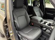 Land Rover Defender 23