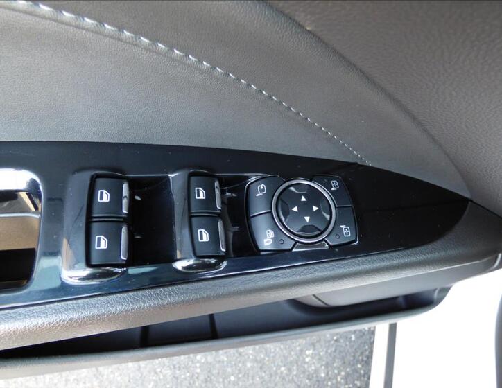 Ford Mondeo 18