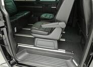 Volkswagen Multivan 14