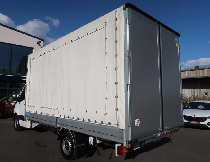 Mercedes-Benz Sprinter 4