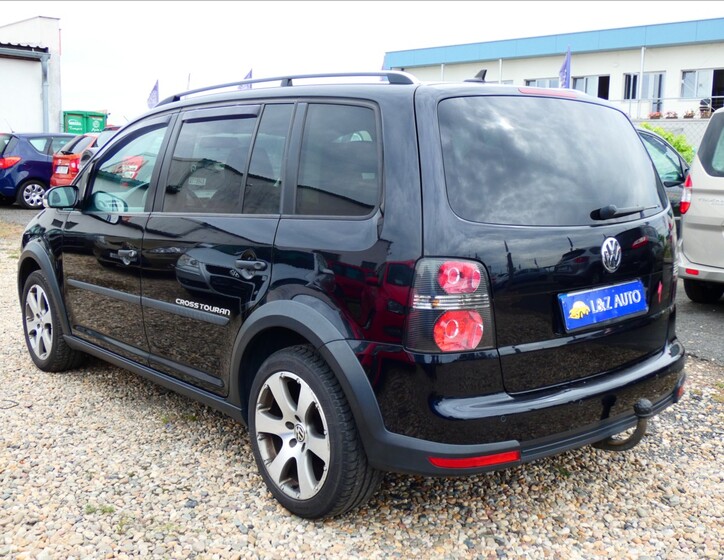 Volkswagen Touran 4