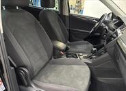 Volkswagen Tiguan 8