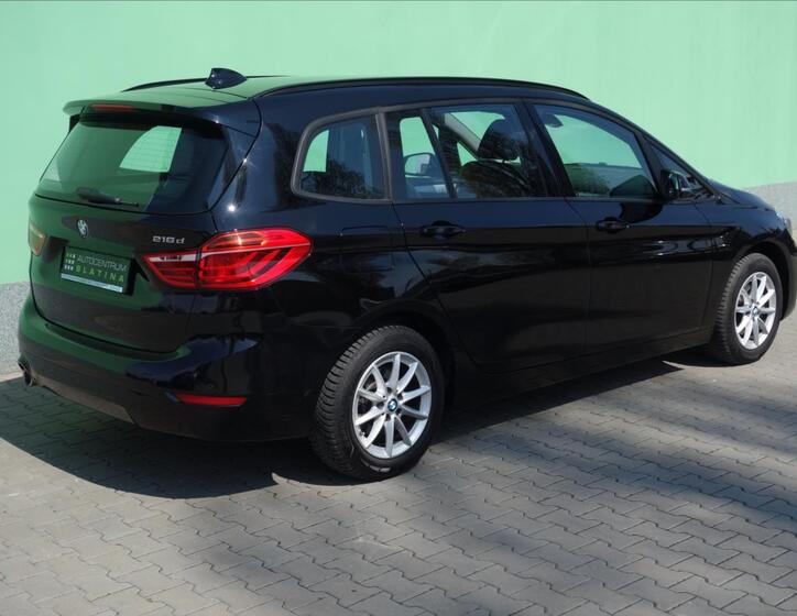 BMW Řada 2 8