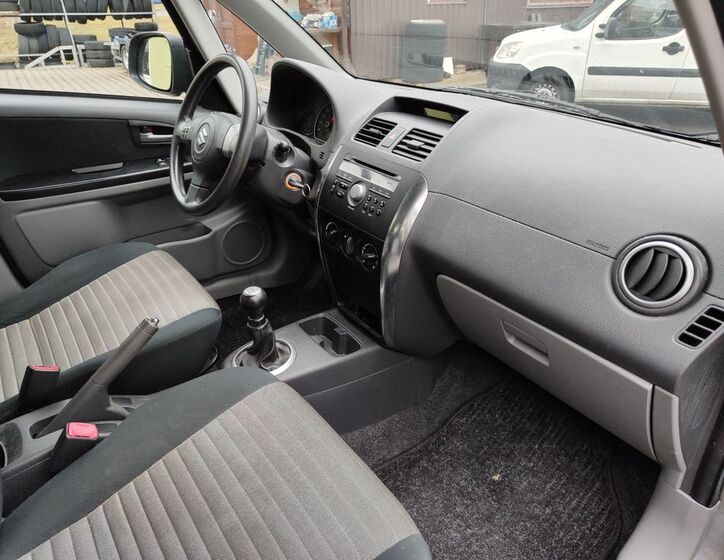 Suzuki SX4 12