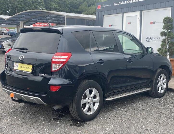 Toyota RAV4 6