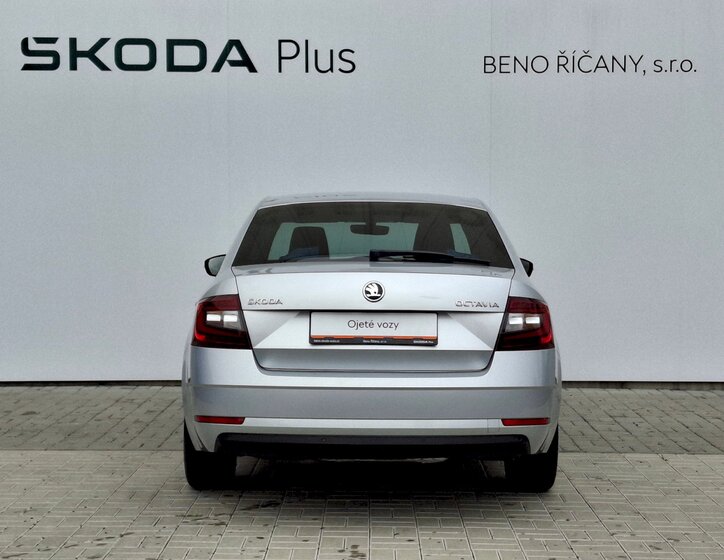Škoda Octavia 14