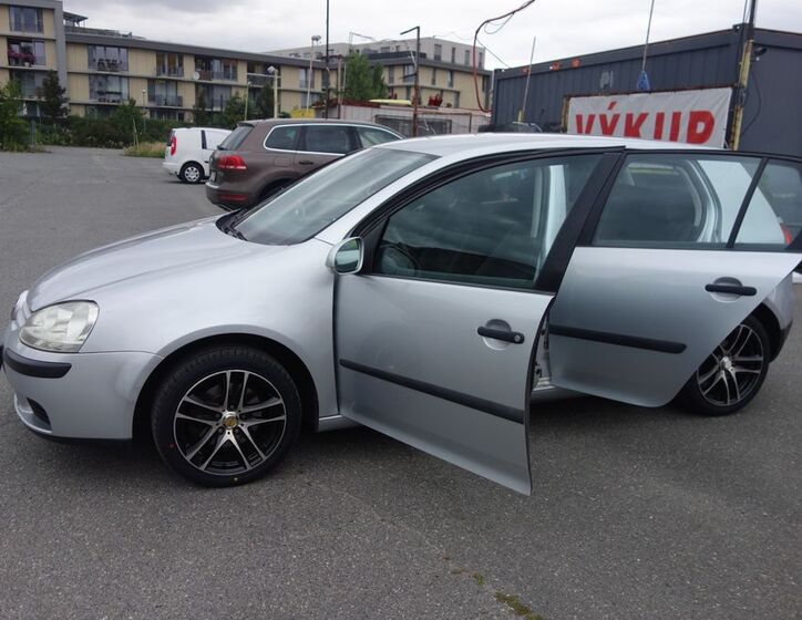 Volkswagen Golf 13