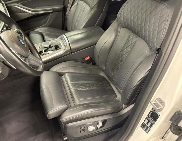 BMW X5 8