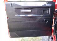 Land Rover Defender 11