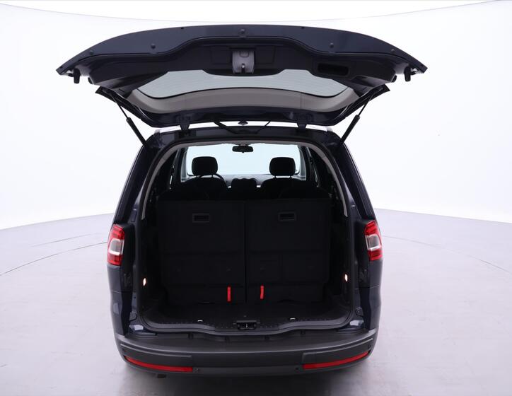 Ford Galaxy 9