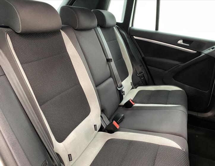 Volkswagen Tiguan 7
