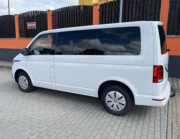 Volkswagen Caravelle 8