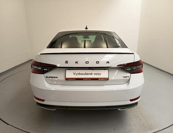 Škoda Superb 8