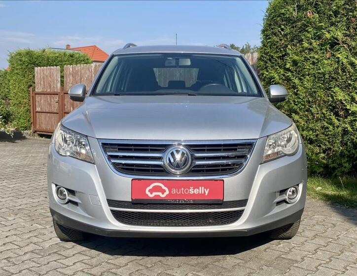 Volkswagen Tiguan 8