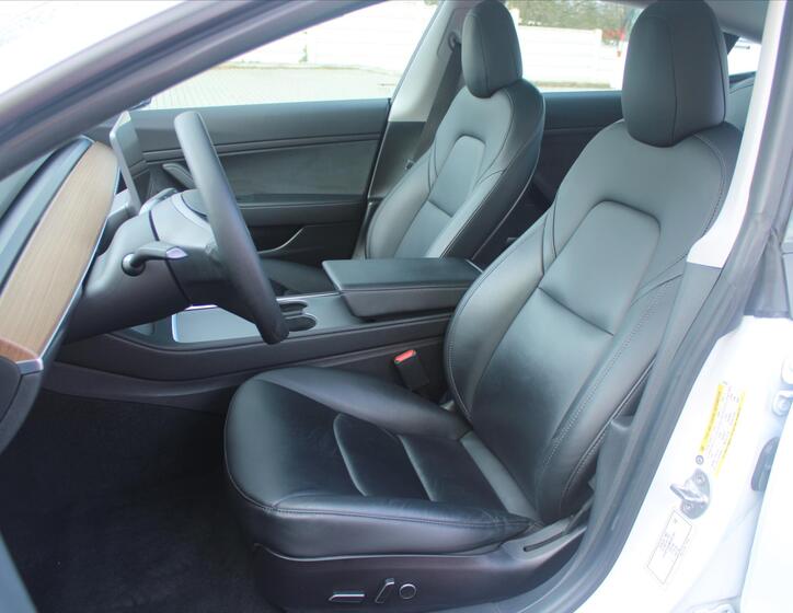 Tesla Model 3 7