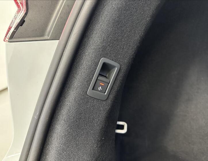 Audi Q4 37