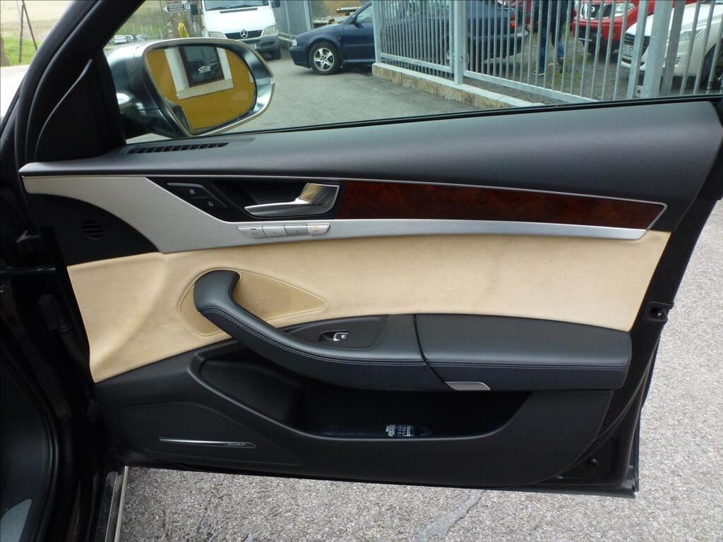 Audi A8 24