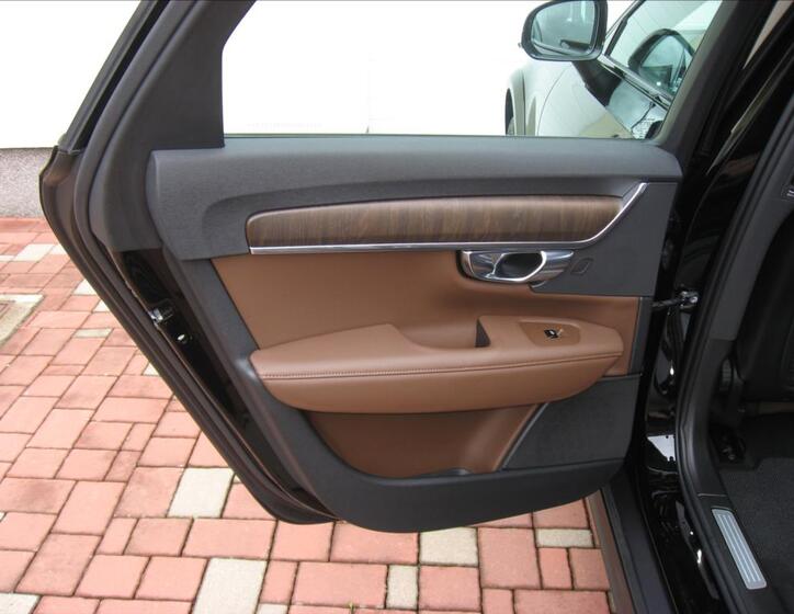 Volvo V90 15