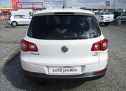 Volkswagen Tiguan 7