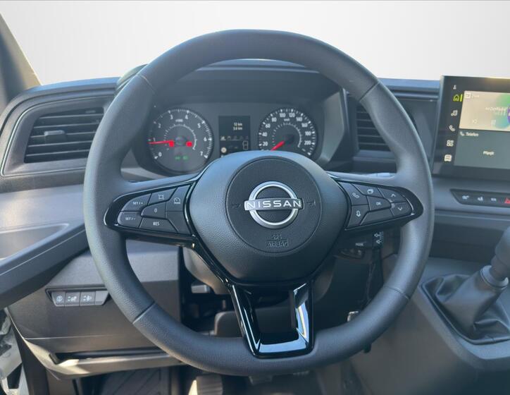 Nissan Interstar 11