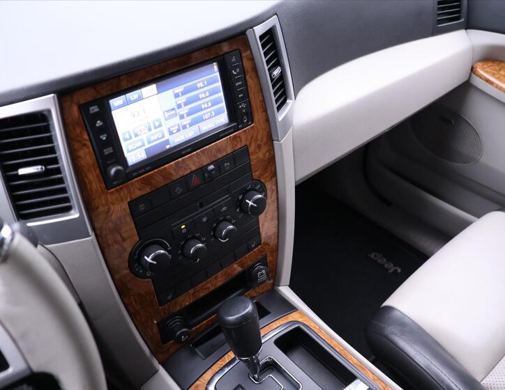 Jeep Grand Cherokee 22
