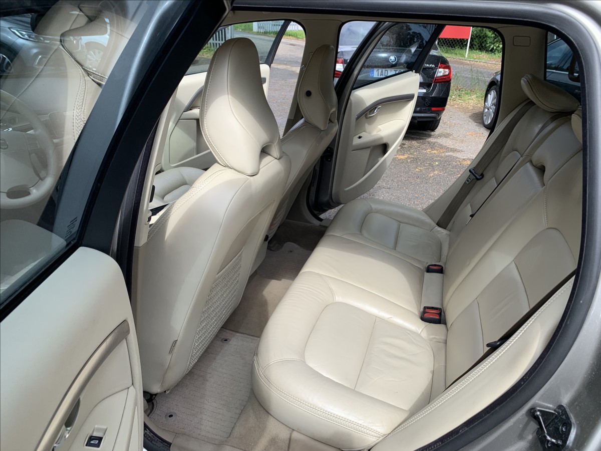 Volvo XC70