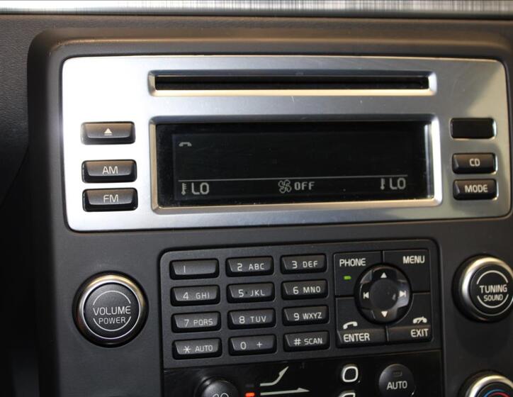 Volvo V70 30