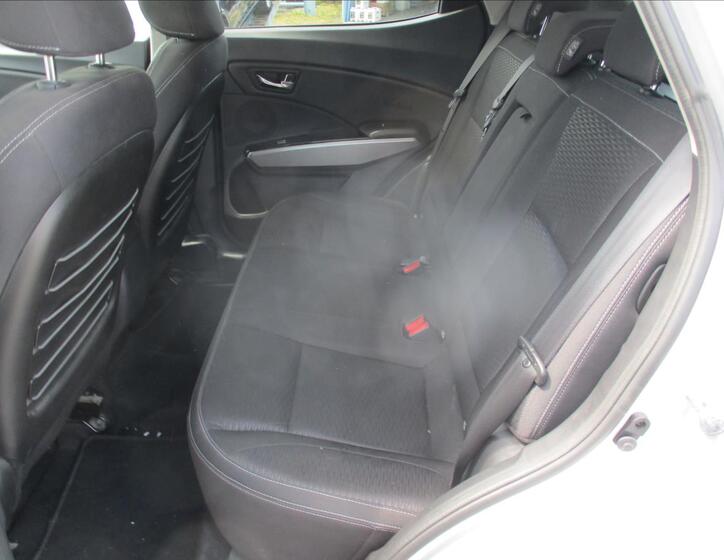 SsangYong Tivoli 8