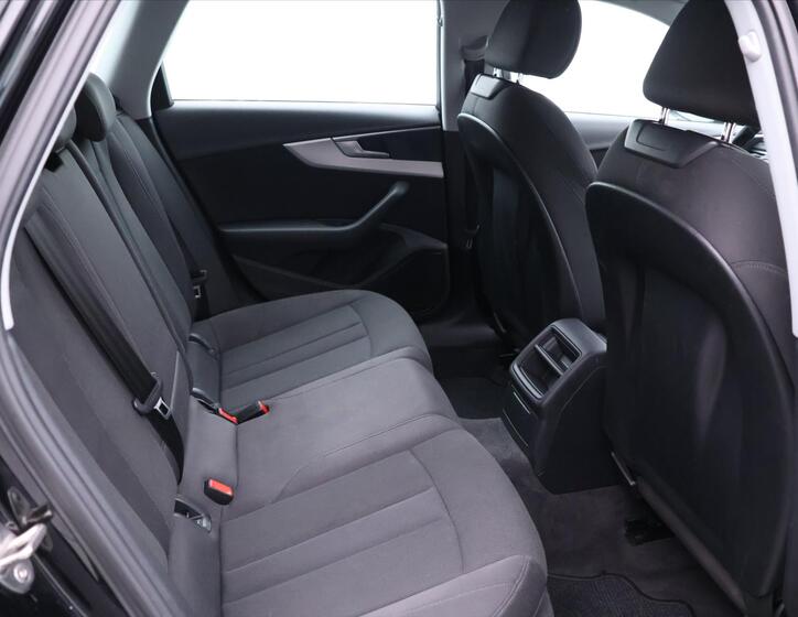 Audi A4 15