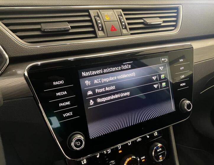 Škoda Superb 9