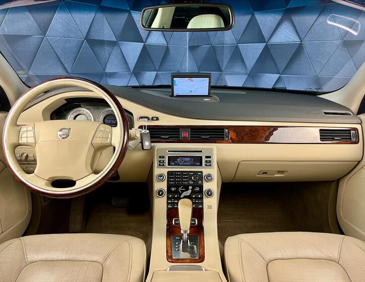 Volvo S80 8