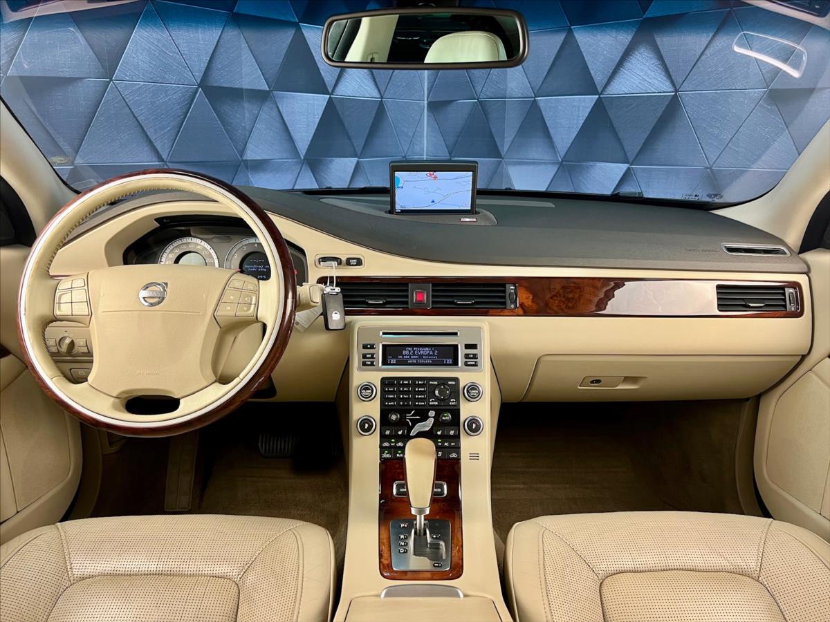 Volvo S80