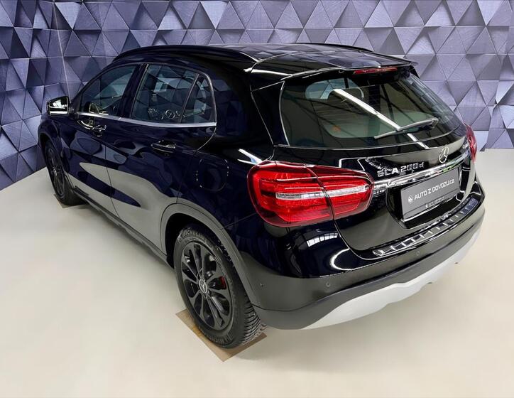 Mercedes-Benz GLA 5