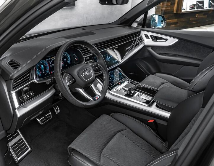 Audi Q7 11