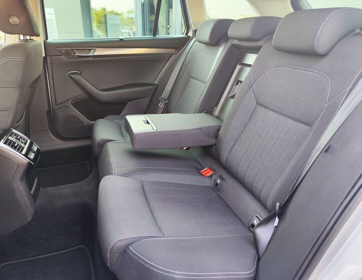 Škoda Superb 11