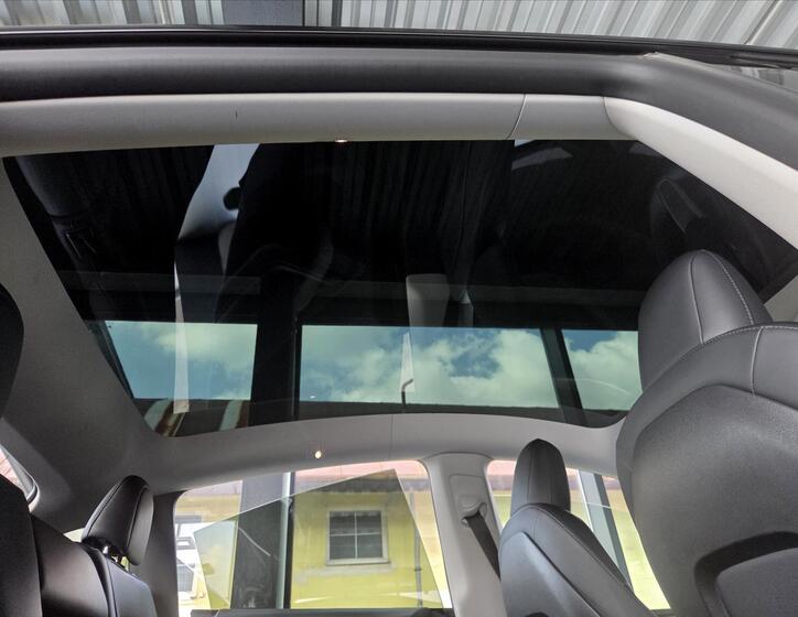 Tesla Model Y 15