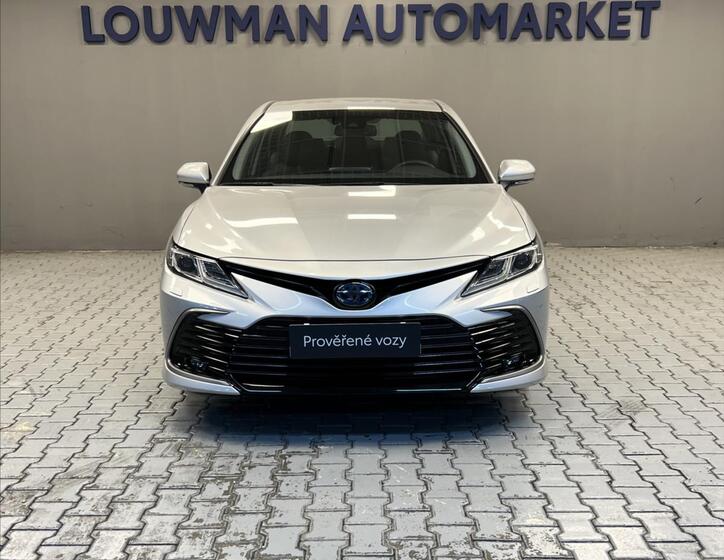 Toyota Camry 4
