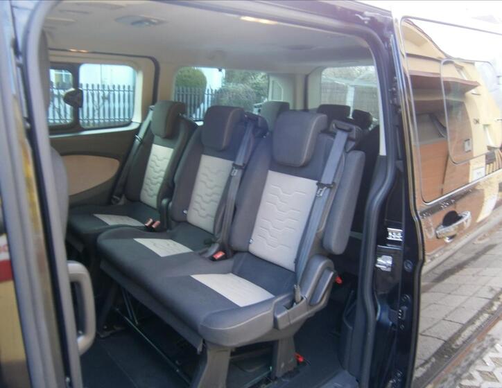 Ford Tourneo Custom 9